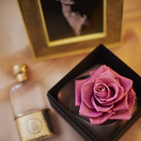 大輪の薔薇が美しい日本製プリザーブドフラワー